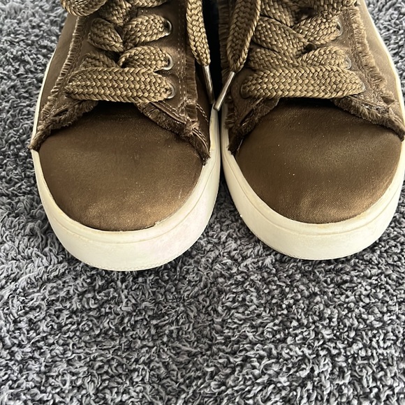 Mossimo Supply Co. Women's Zell Satin Lace up Sneaker Olive Green Size 10 - Picture 6 of 8